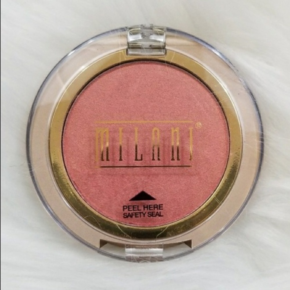🎉HOST PICK🎉NIP DISCONTINUED Milani Luminous Powder Blush